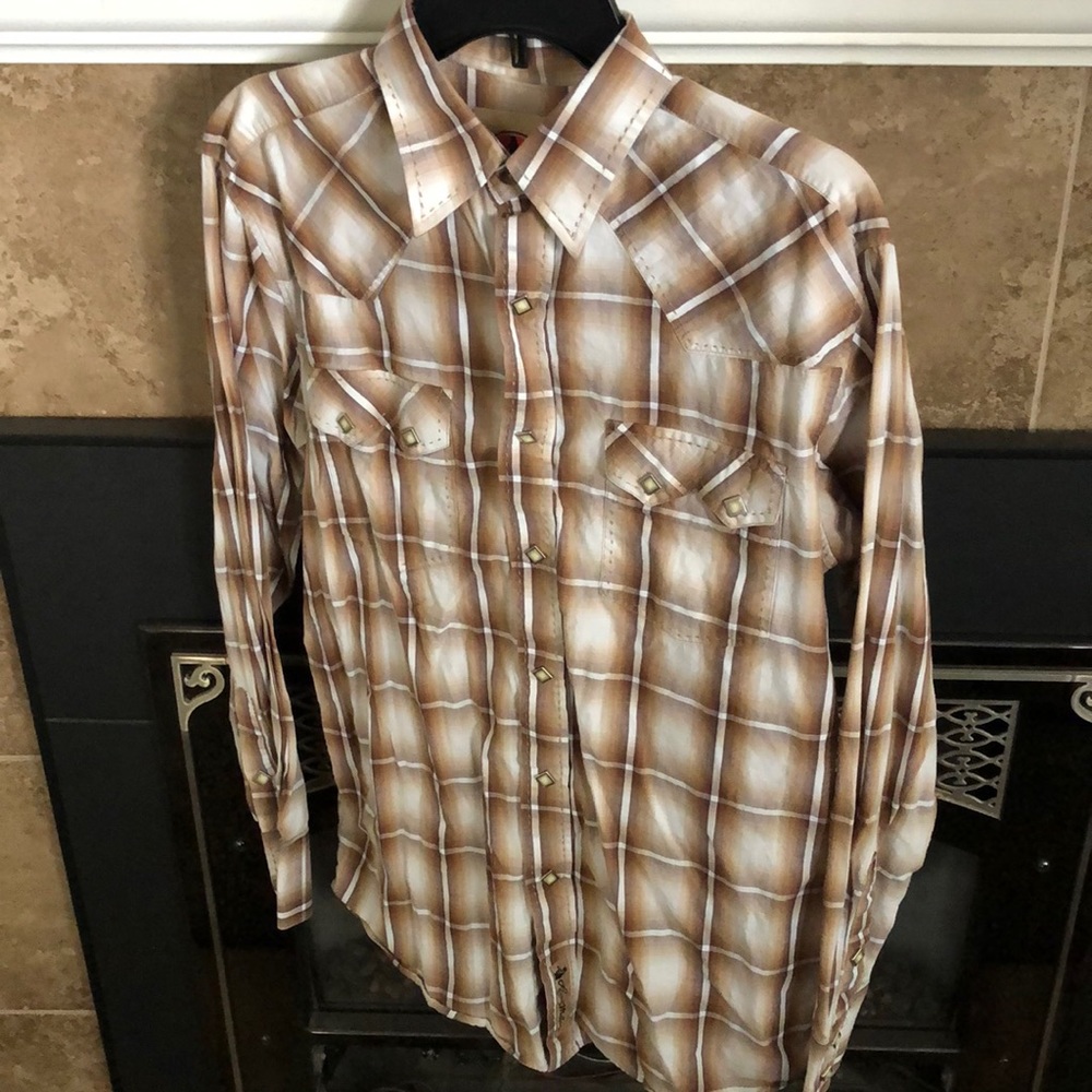 Larry Mahan Snapped shirt long sleeved size med